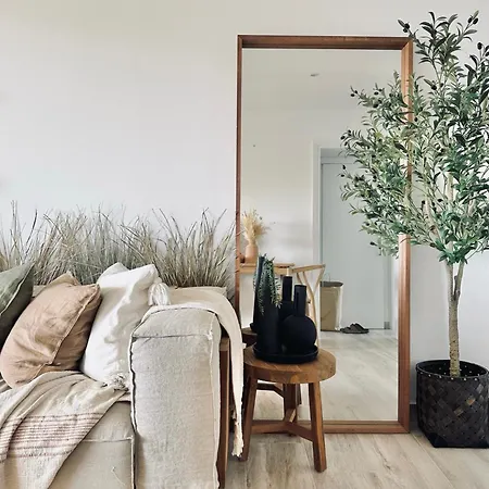 The Golden Oak In Calella Centre - 100m From Apartamento