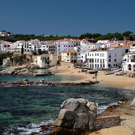 The Golden Oak In Calella Centre - 100m From Apartmán Palafrugell
